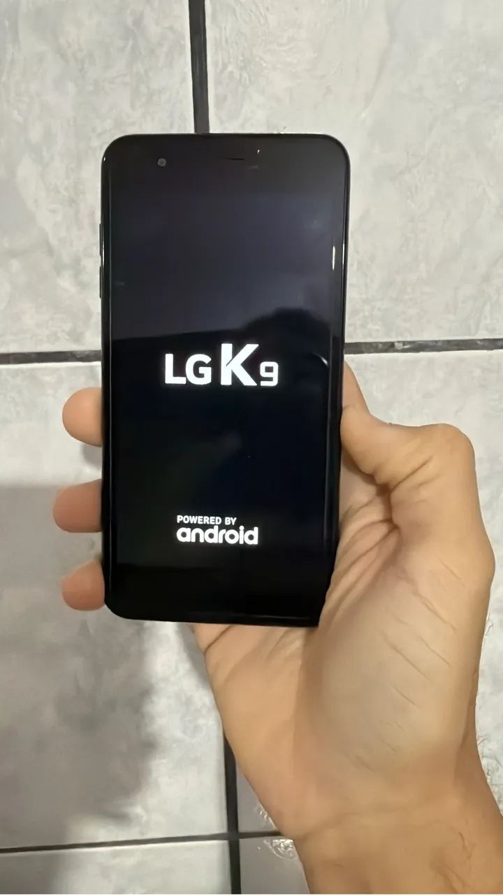 Celular Smartphone LG K9 (Excelente estado) - Foto 2