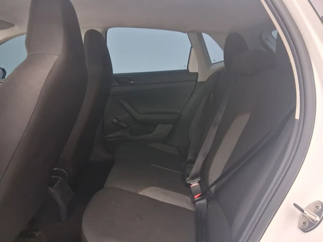 Volkswagen Polo Track 1.0 Flex 12V 5p, foto 17 de 18