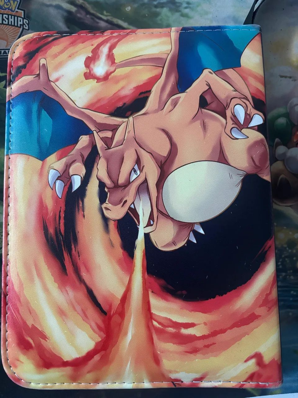 Fichário Charizard com coleção de cartas Pokémon  - Foto 5