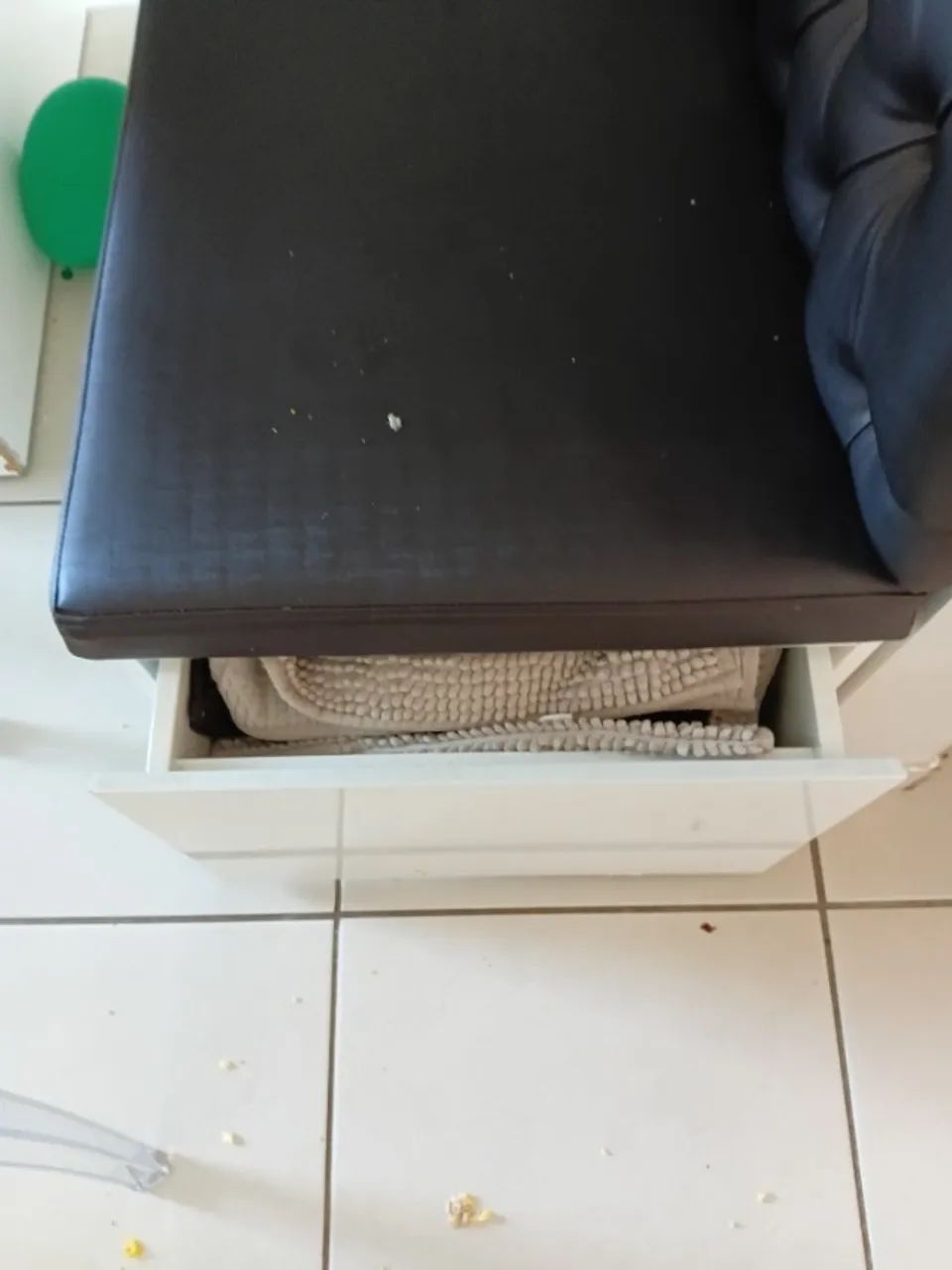 Mesa de jantar com canto alemão e 3 cadeiras - Foto 4