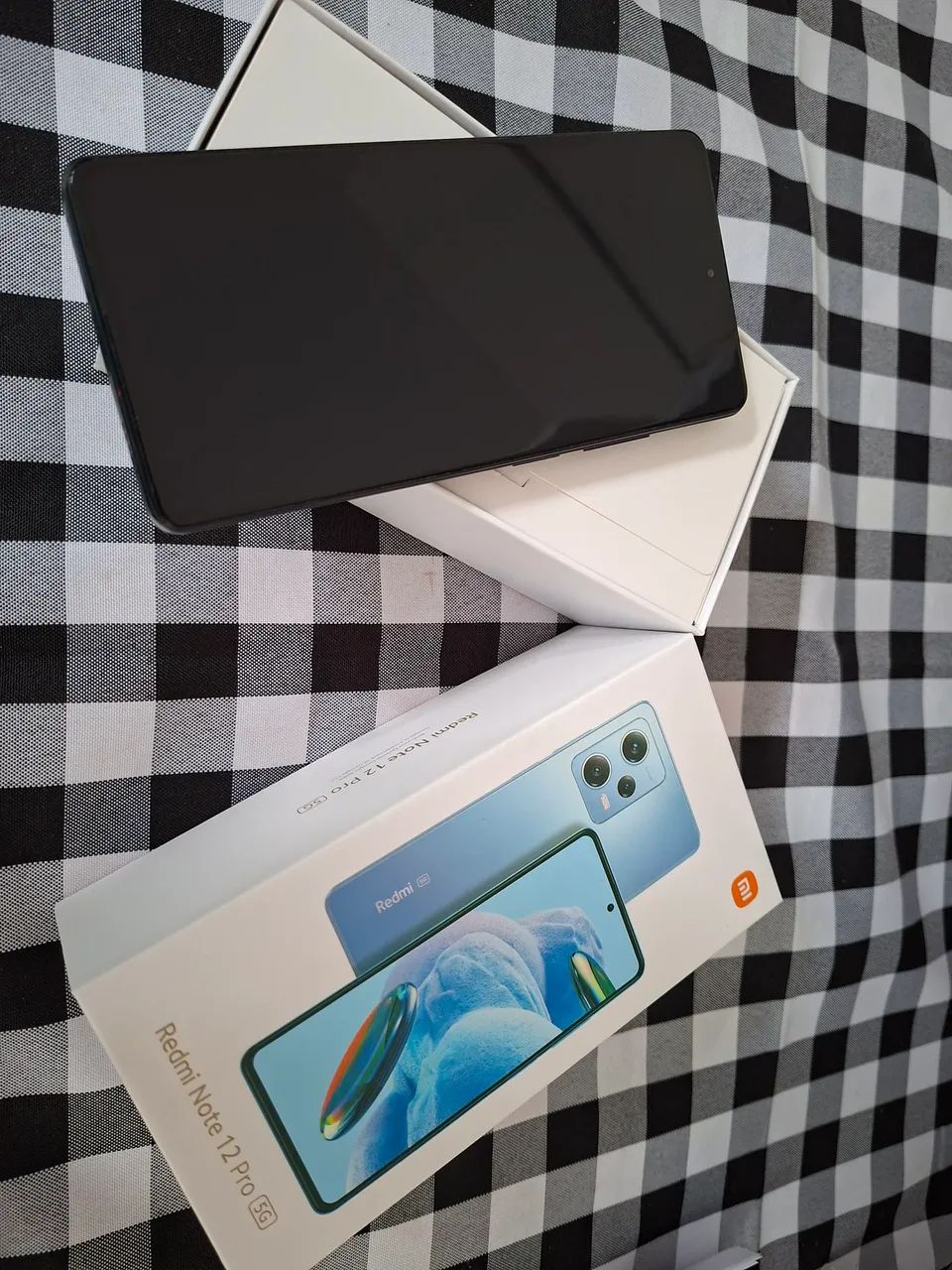 Celular semi novo