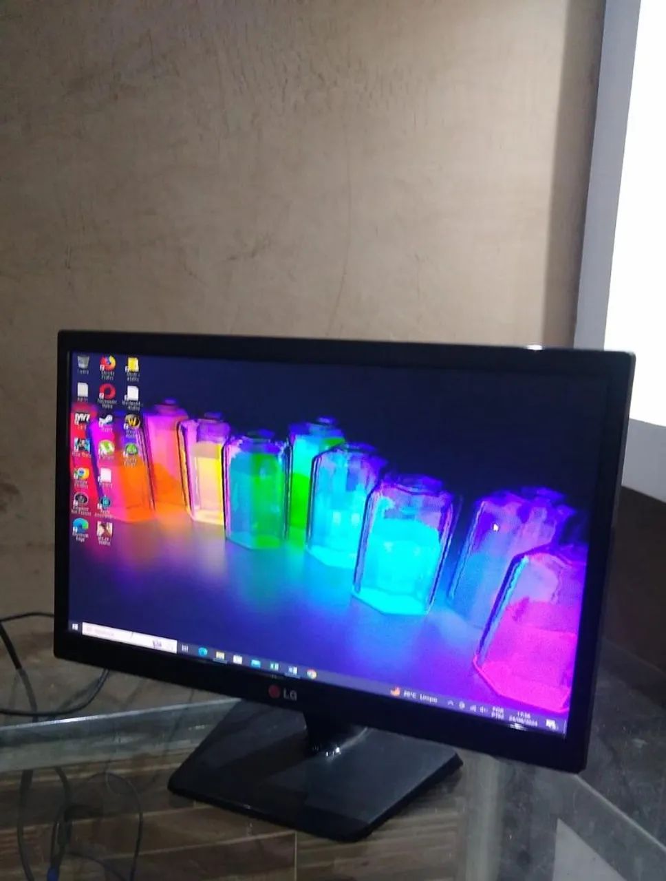 Monitor LED 20 polegadas da LG com adaptador HDMI. Parcelo no cartão  - Foto 2
