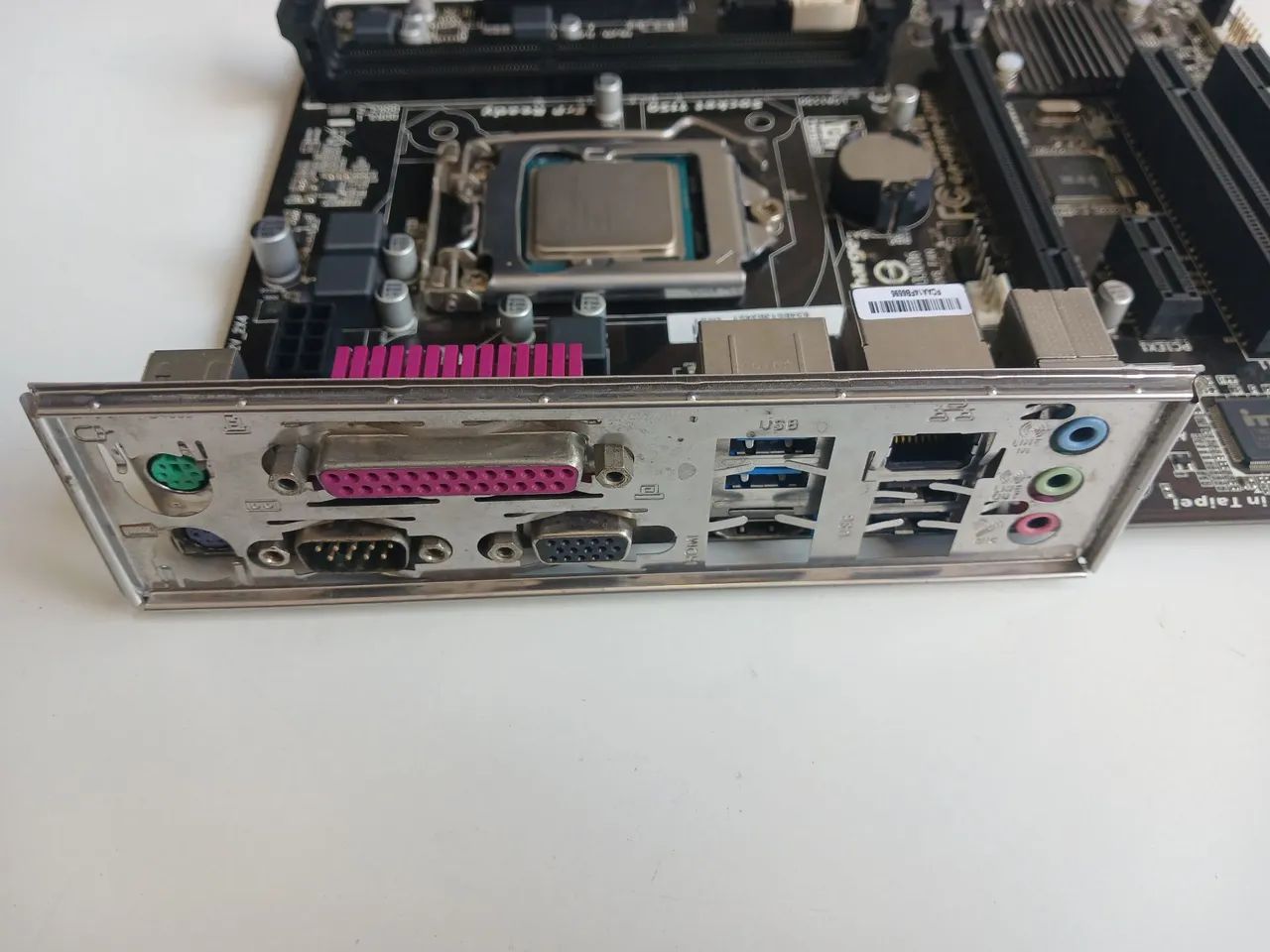 Placa-mãe GIGABYTE GA-H81M-S2PH - Foto 5