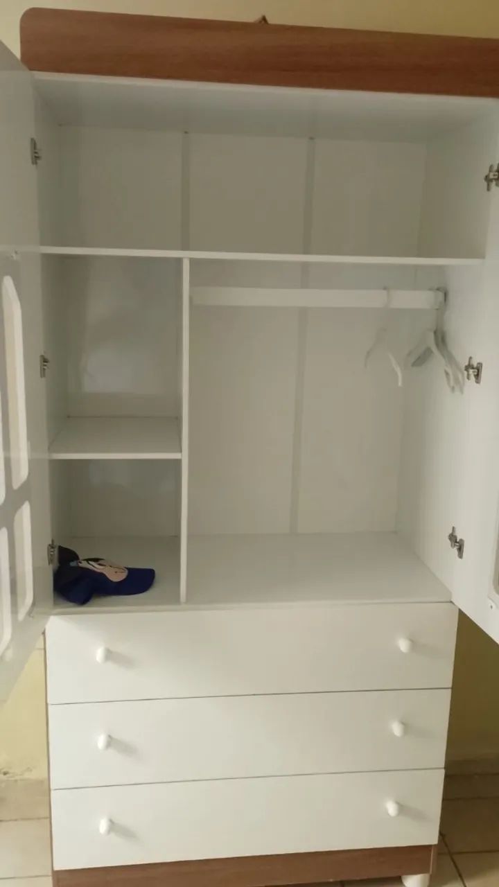 Guarda roupa infantil com 2 portas e 3 gavetas na cor branco - Foto 2