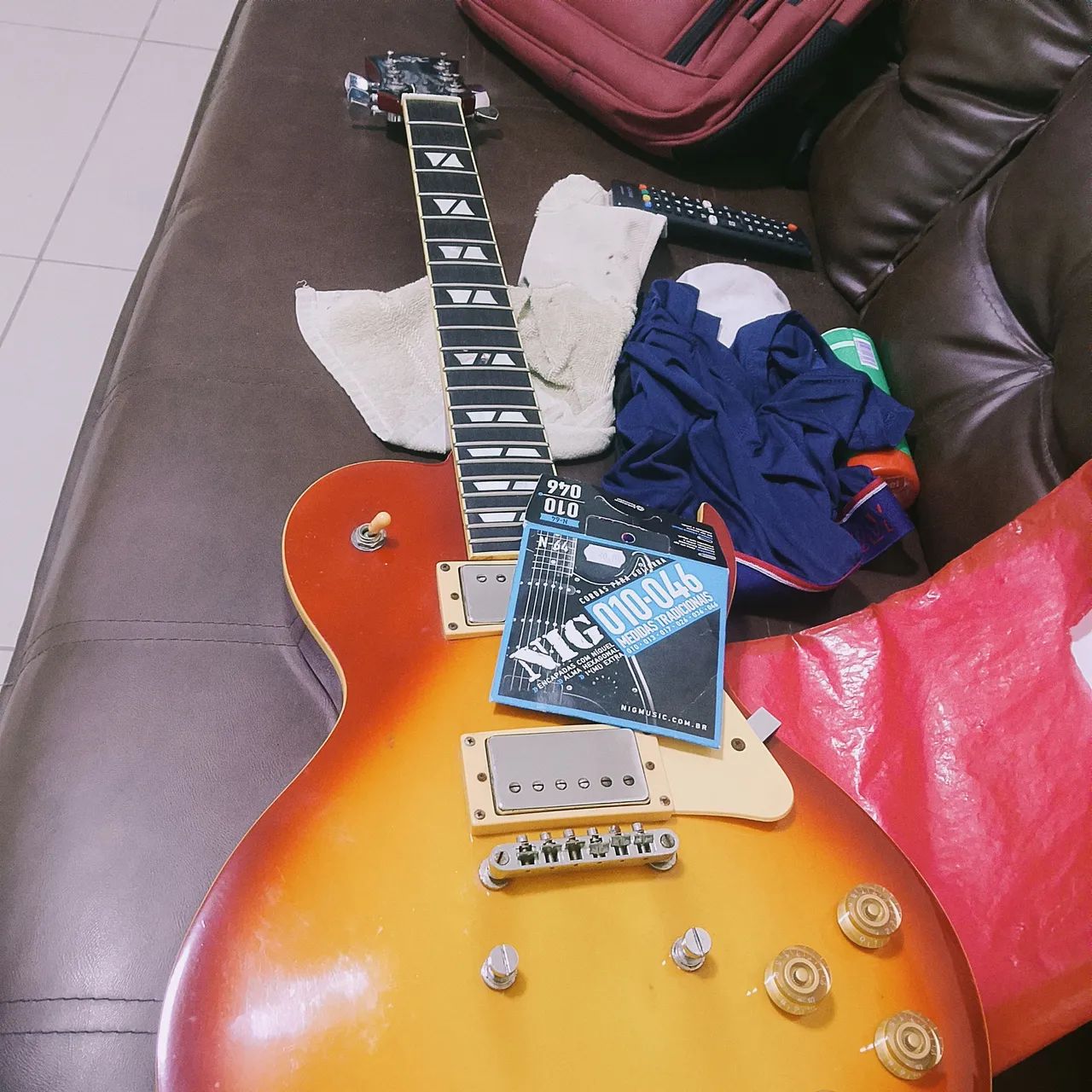 Guitarra e pedaleira  - Foto 2