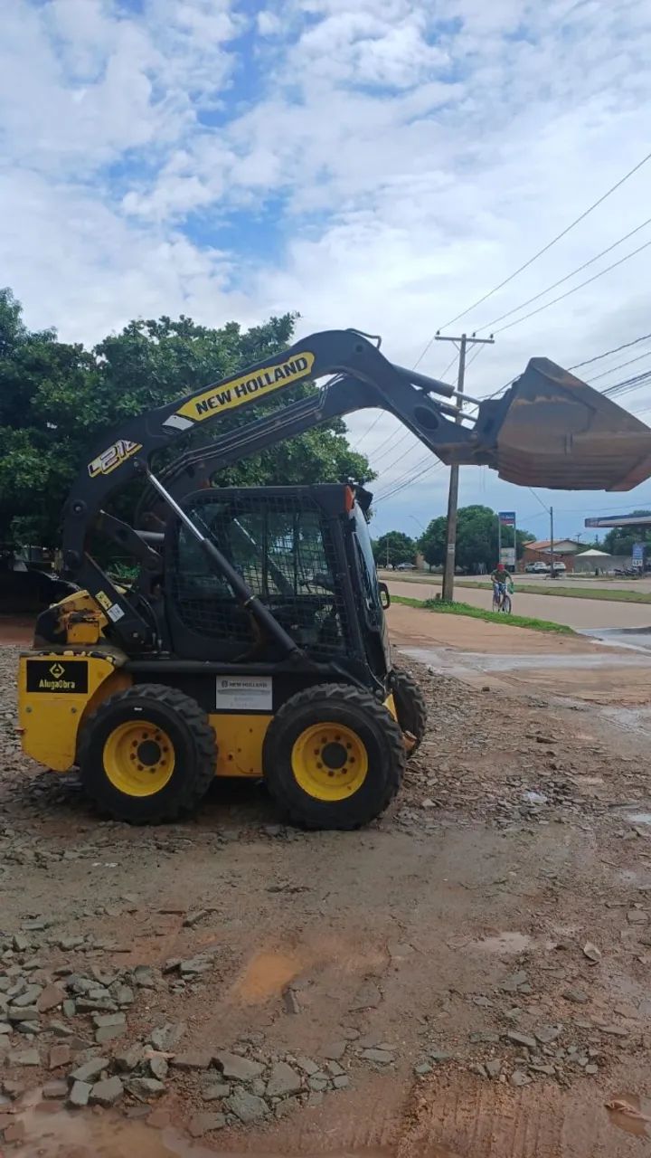 Mini Carregadeira L218 New Holland Ano 2012 - Foto 4