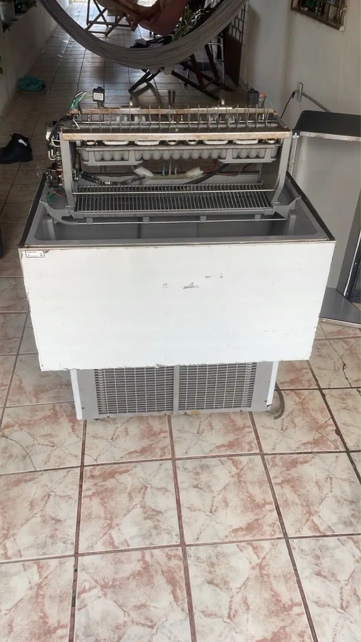 Vendo, máquina de gelo Evereste 150 kg  - Foto 2