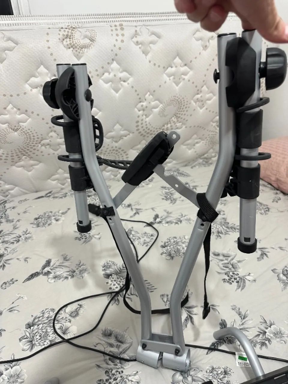 Transbike original Thule para 2 bikes engate universal - Foto 4