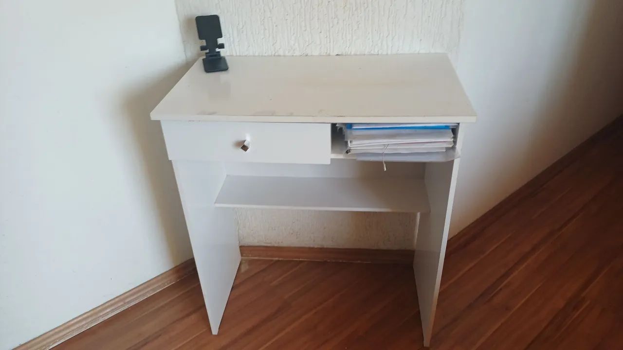 Vende se escrivaninha 