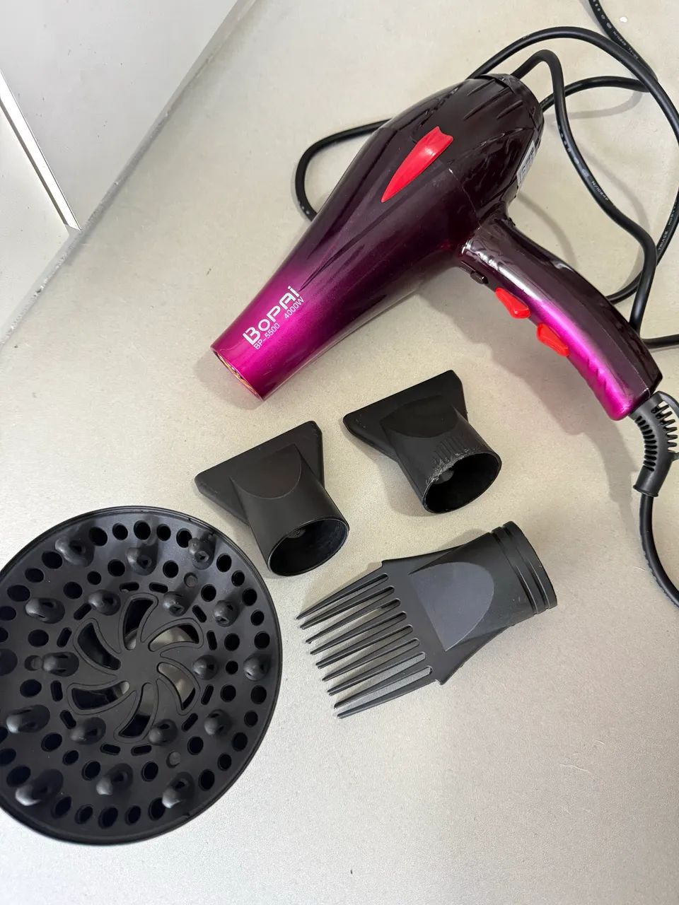 Secador de cabelo com luz ultravioleta 