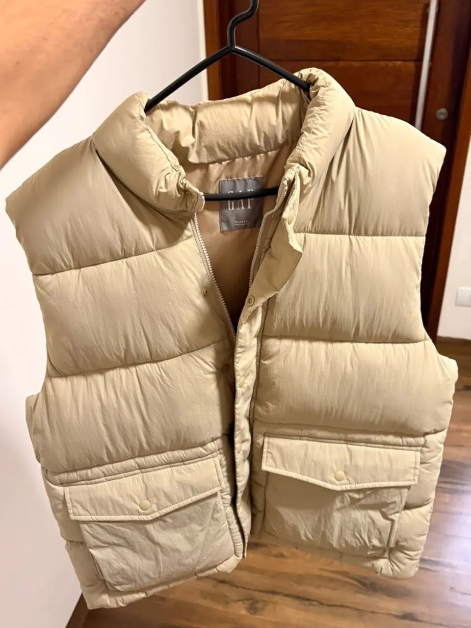 Colete GAP Masculino Bege Acolchoado - Foto 4