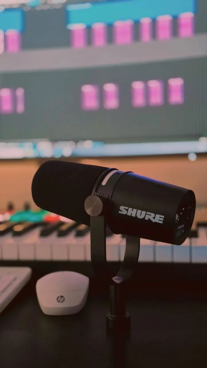 Microfone Shure MV7+, XLR e USB - Foto 4