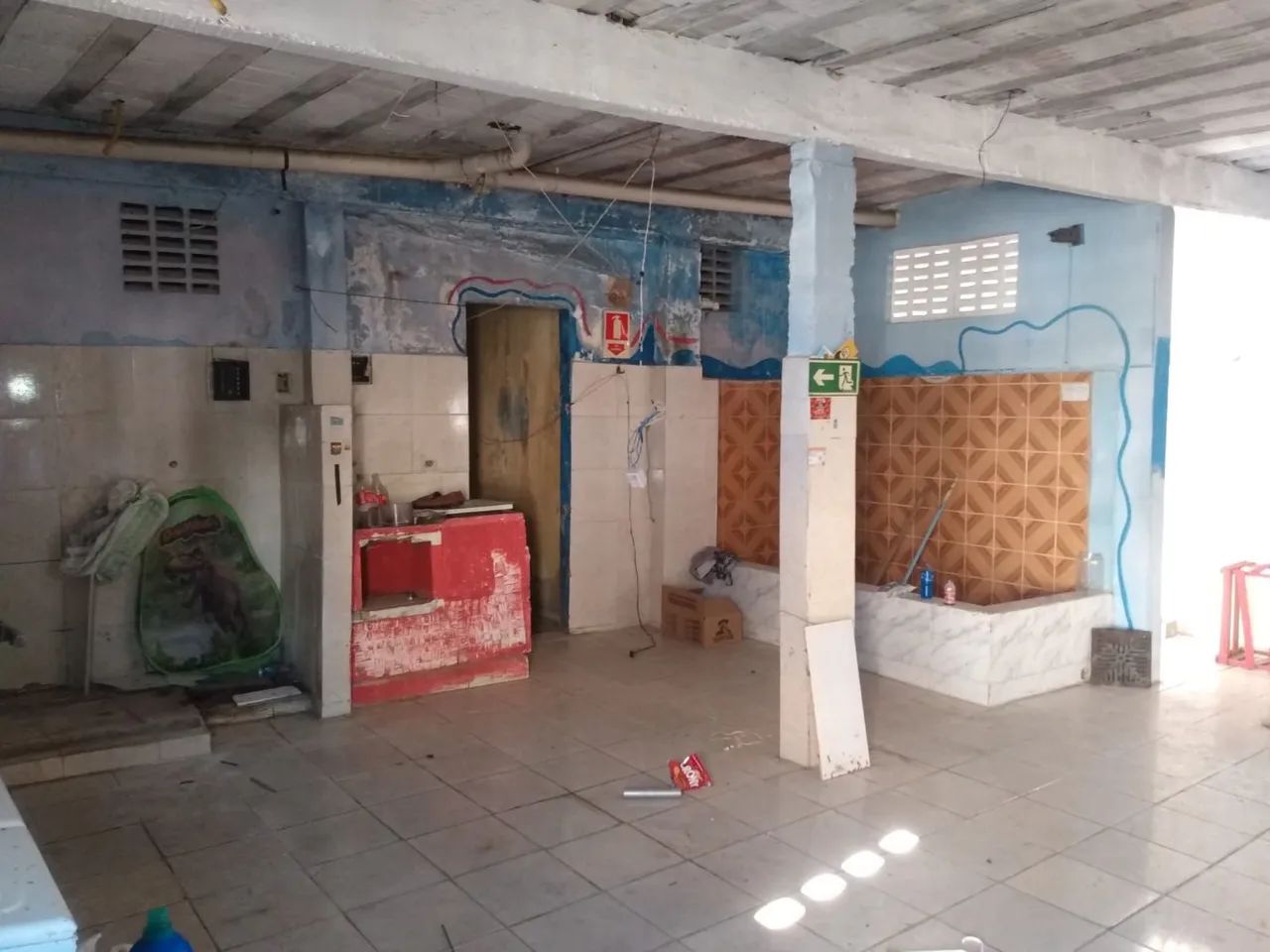 Alugo ponto comercial com 4 guartos c/ suite - Foto 3