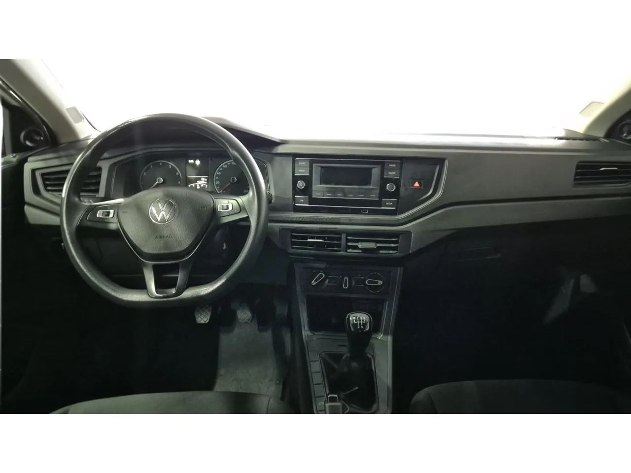 Volkswagen Polo Track 1.0 Flex 12V 5p, foto 10 de 11