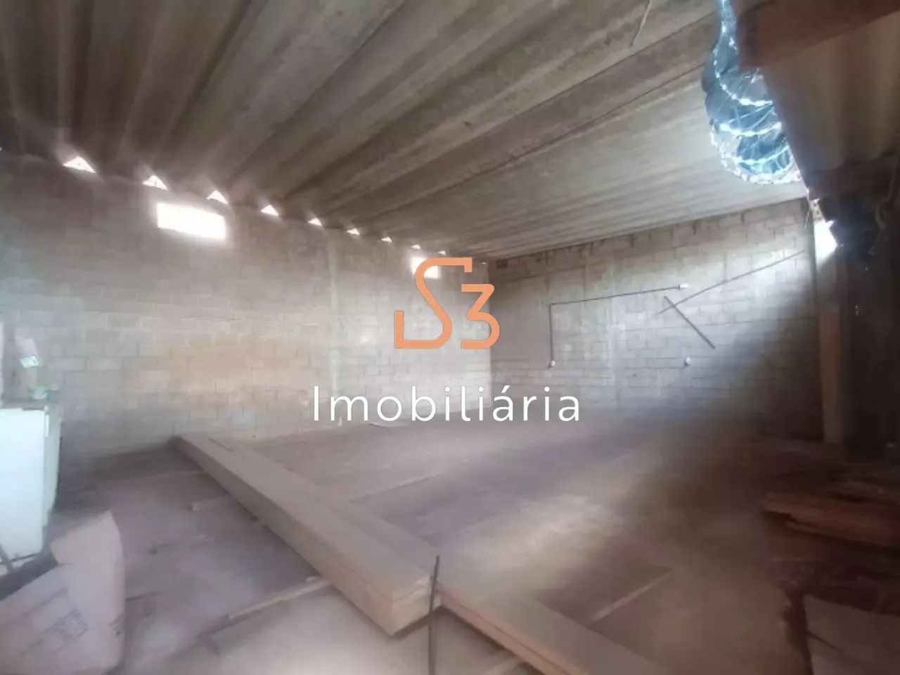 BARRACAO COMERCIAL em UBERLÂNDIA - MG, BRASIL - Foto 4