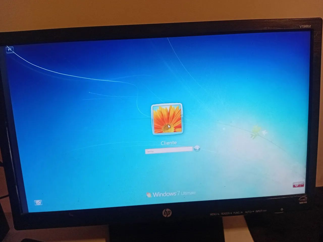 Computador antigo funcionando