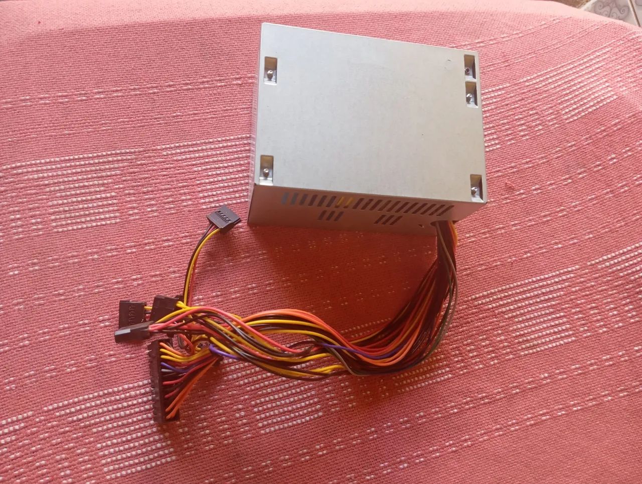 Forte para computador/Pc de 150W (132w reais) - Foto 4