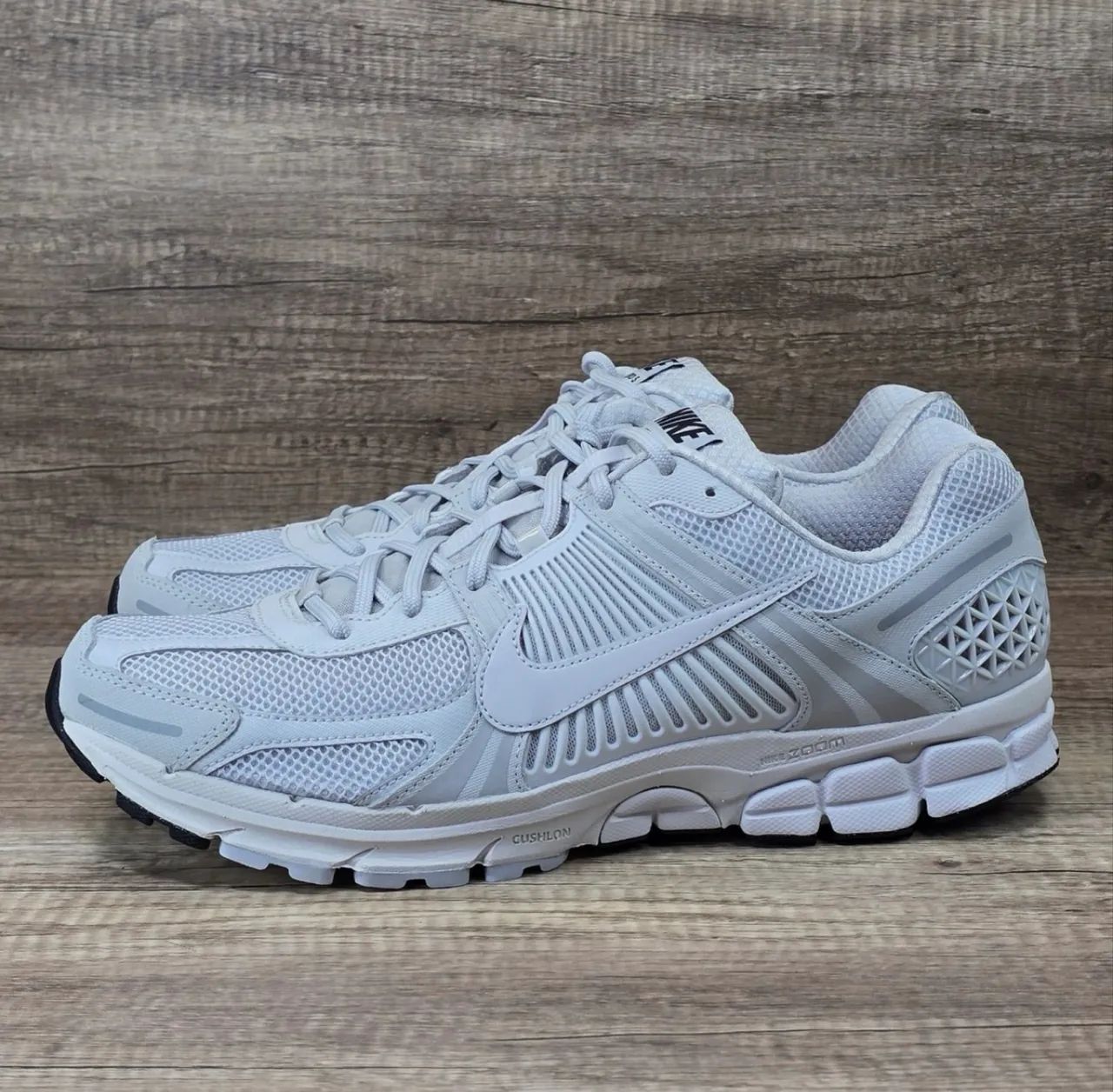 Nike Zoom Vomero 5 - Vast Grey - 43 - Foto 4