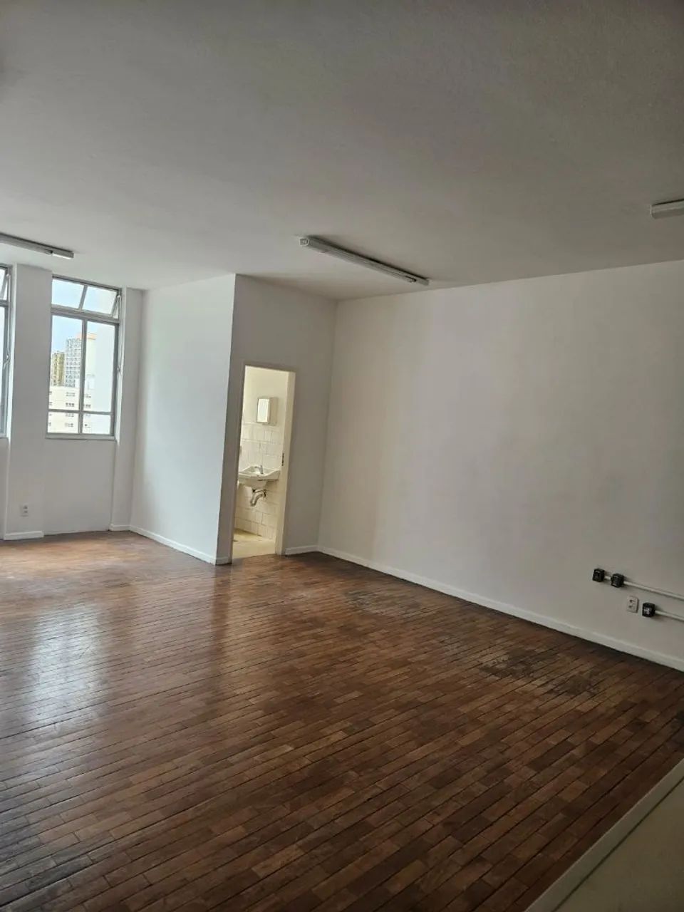 ALUGO SALA COMERCIAL (ED.BANCANTIL) HALFELD  - Foto 2