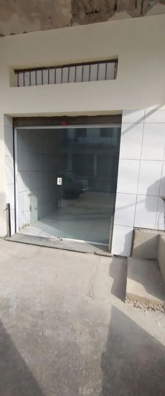 Aluga-se ponto comercial
