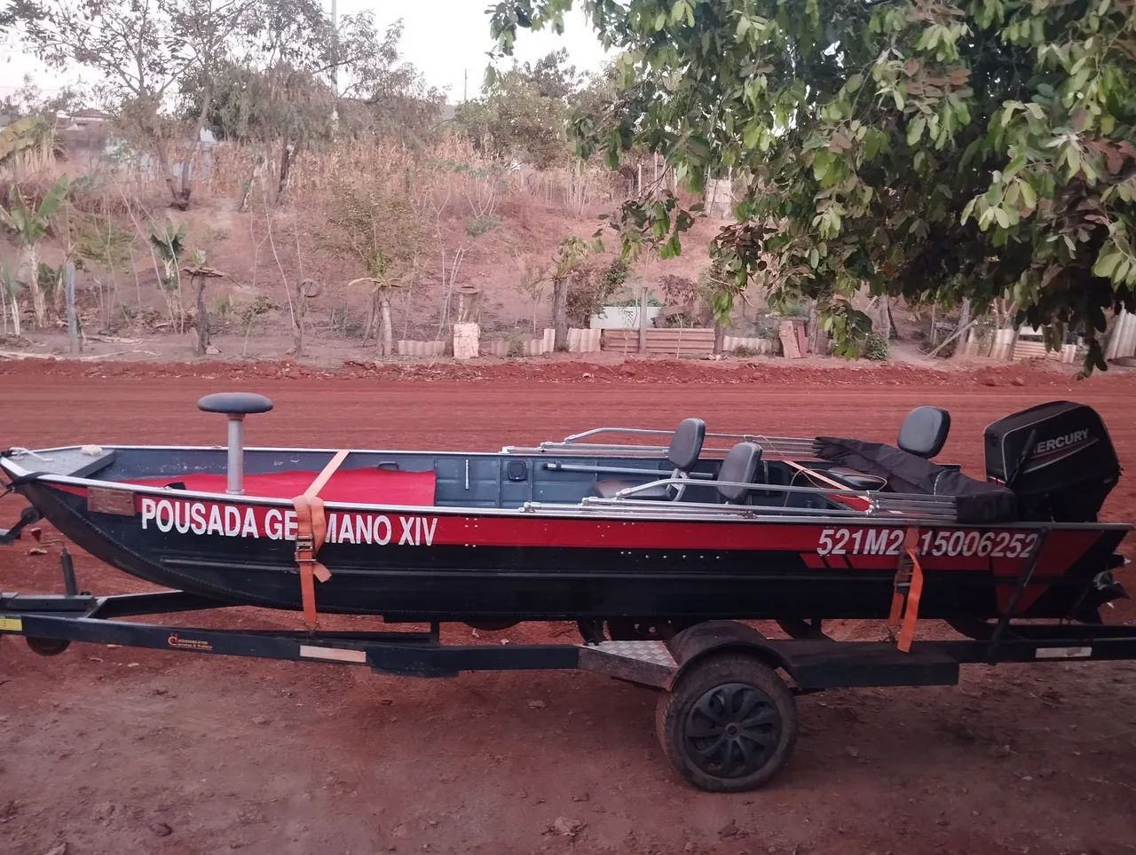  Barco com Motor Mercury 40 Hp 