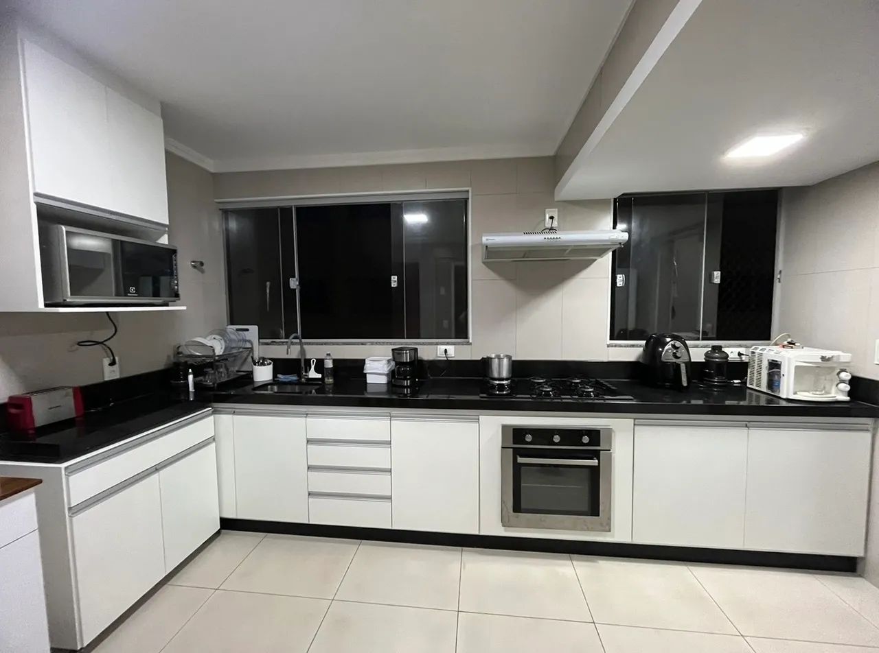Vendo apartamento com 3 quartos 