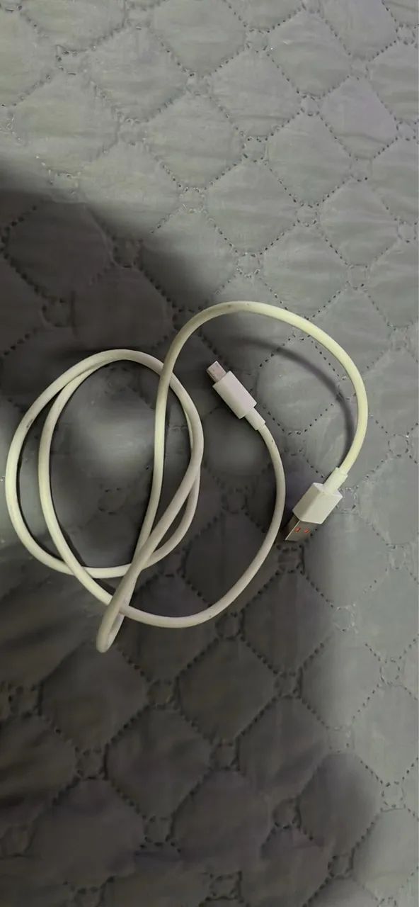 Cabos de Carregamento e Dados USB (Vários Modelos)