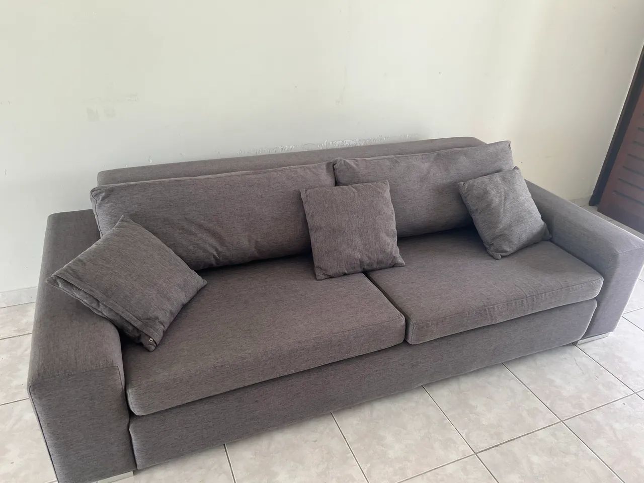 Sofá semi-novo Em linho  - Foto 3