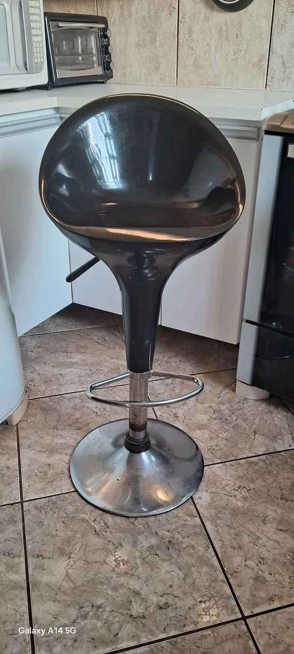 Banqueta Tulipa, cor preta 