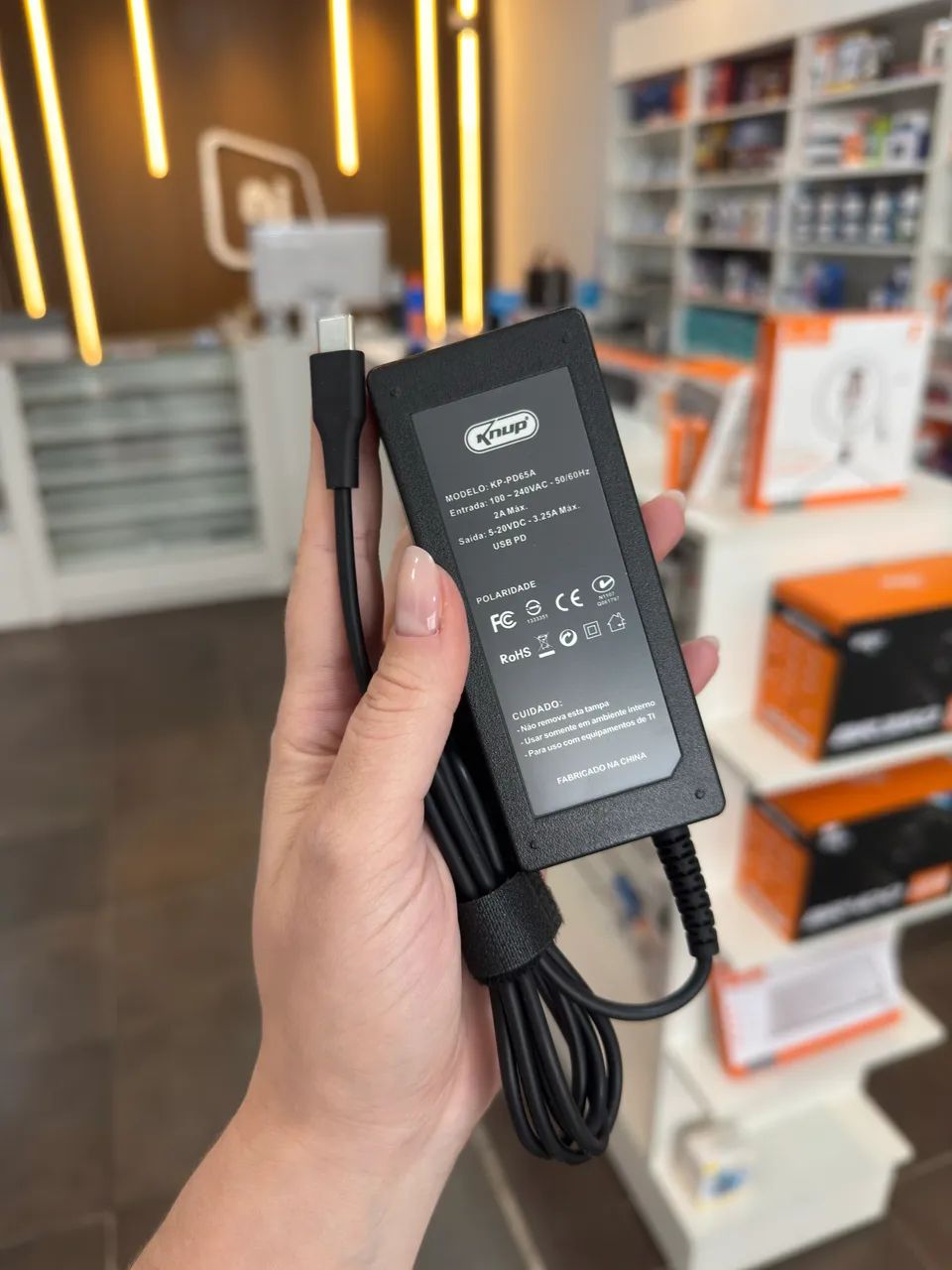 Fonte Universal 65W USB C Type C 