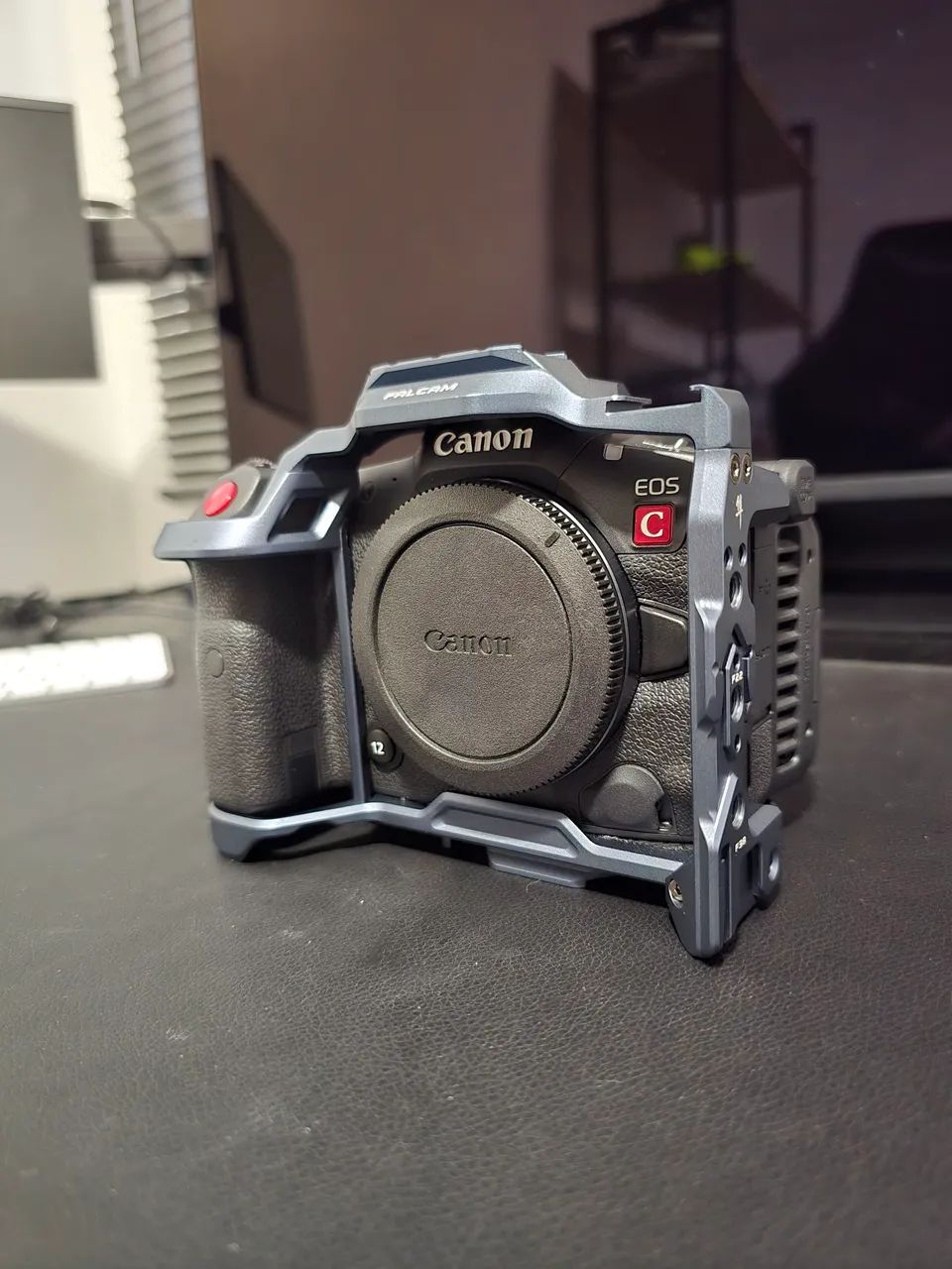 Canon R5C + Acessórios (NF + Garantia)