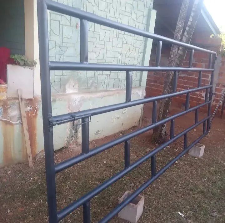 Estrutura metálica portão Portas grades ARTE SOLDA  - Foto 4