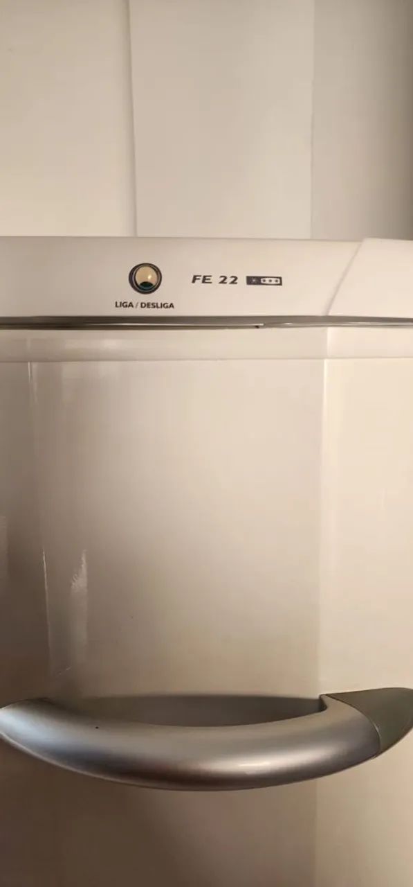 Freezer Vertical Electrolux FE 22 - Foto 2