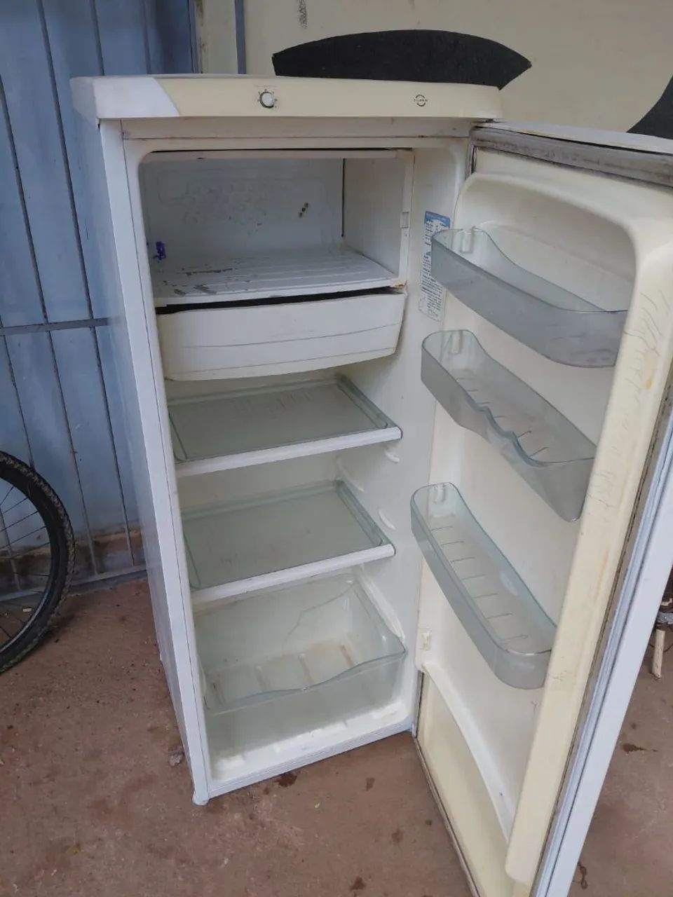 Geladeira Electrolux simples. $450 - Foto 3