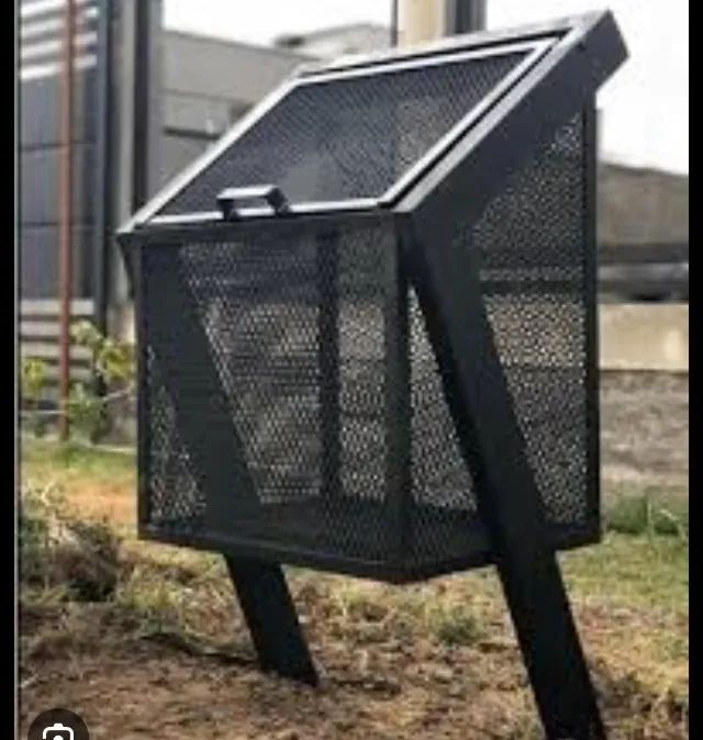 Lixeira de Calçada 