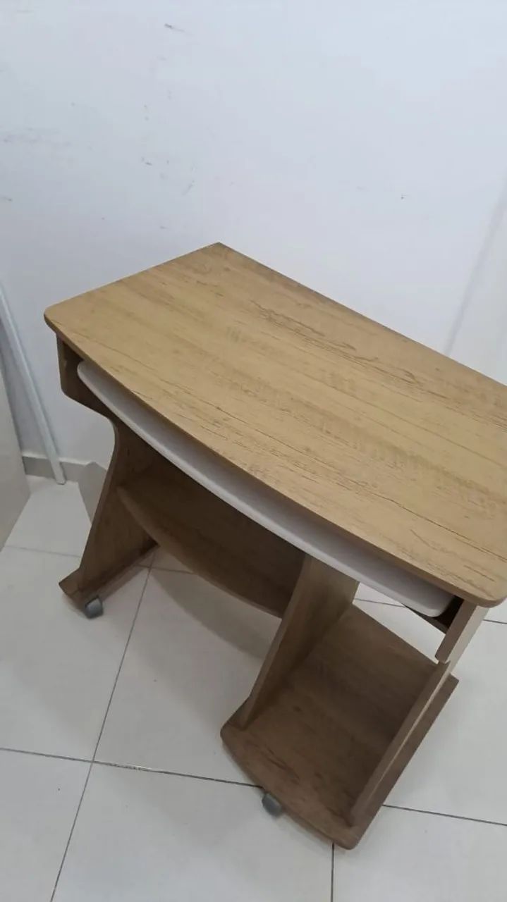 Escrivaninha seminova - Foto 2