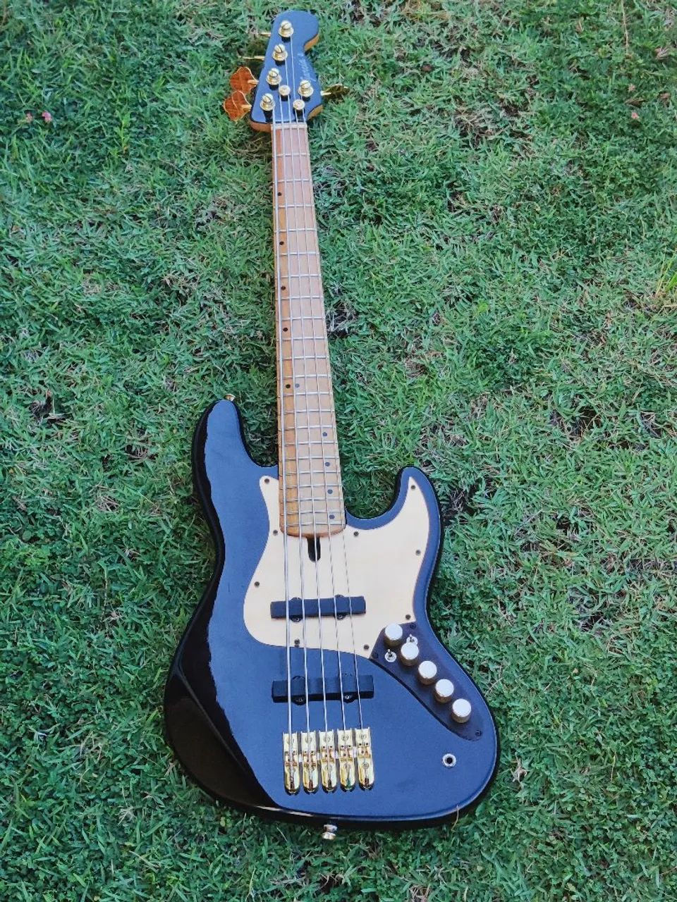 Contrabaixo Garcia Bass 5 Cordas - Foto 2