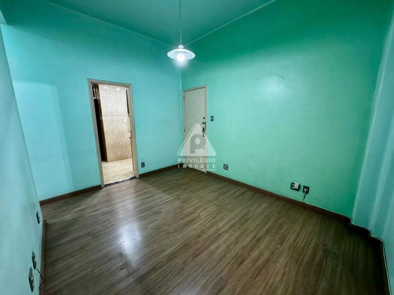 Quarto e sala com dependência e área externa - Foto 3