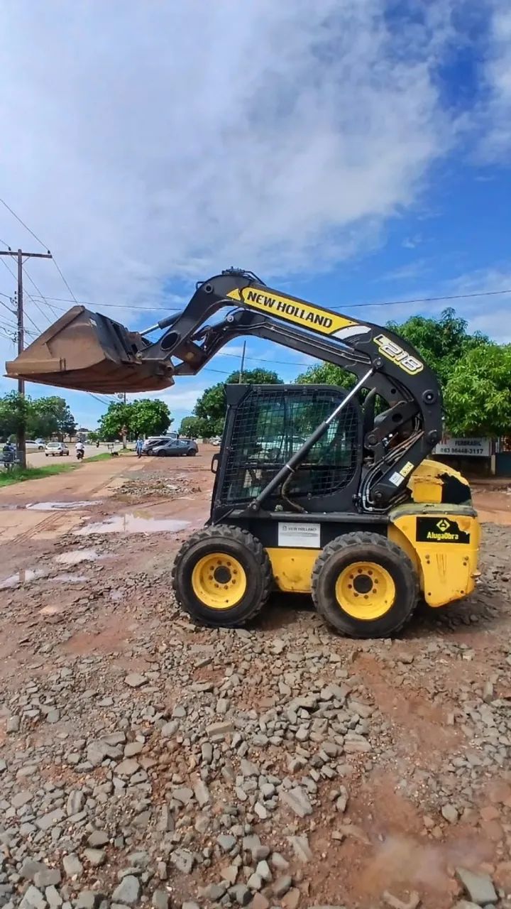 Mini Carregadeira L218 New Holland Ano 2012