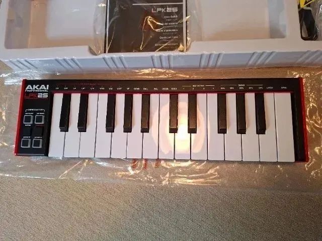 Teclado Controlador Midi Akai LPK25 Mk2