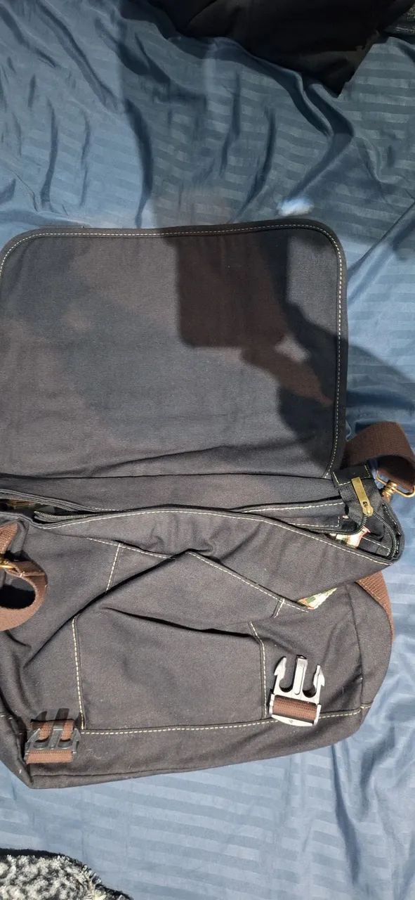 Bolsa estilo carteiro - preta - Foto 3