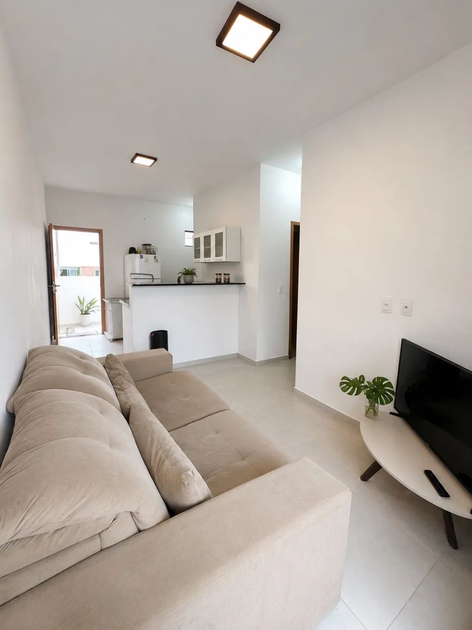 ALUGA-SE APARTAMENTO NAS TRÊS RUAS 