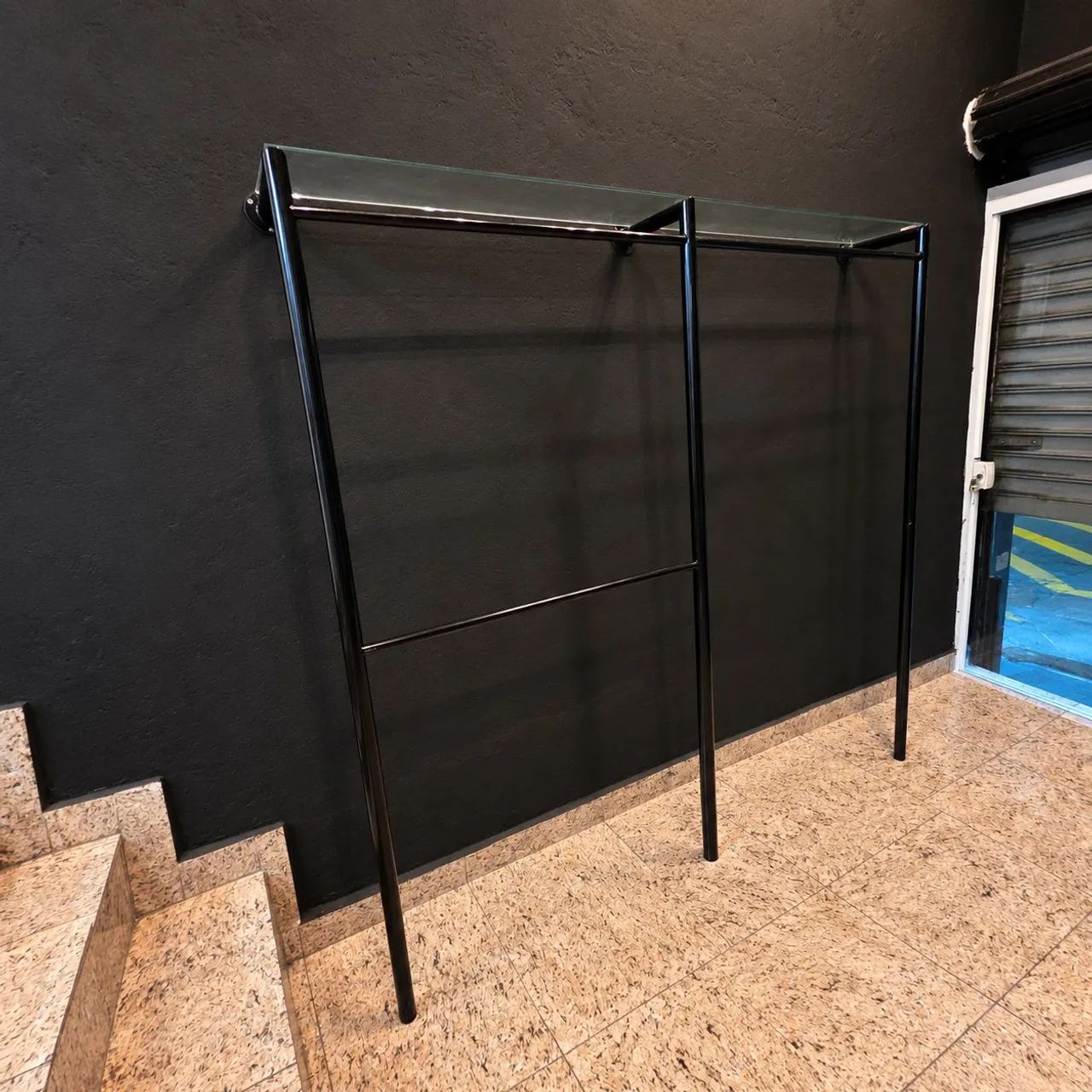 Kit Conjunto 2 Araras Comerciais Parede/Piso 2m com Vidro - Foto 4