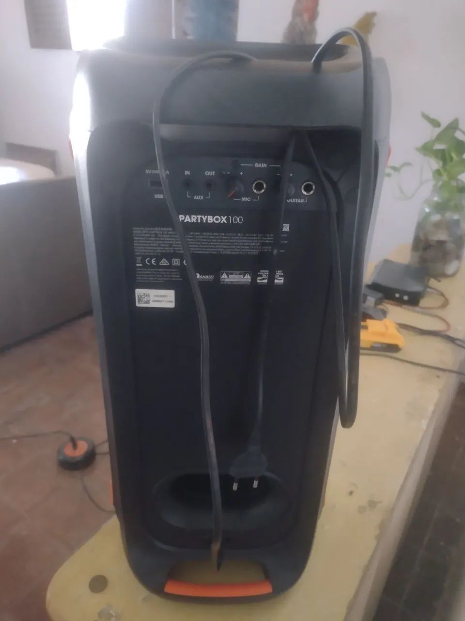 Caixa de som JBL original de 100  - Foto 3