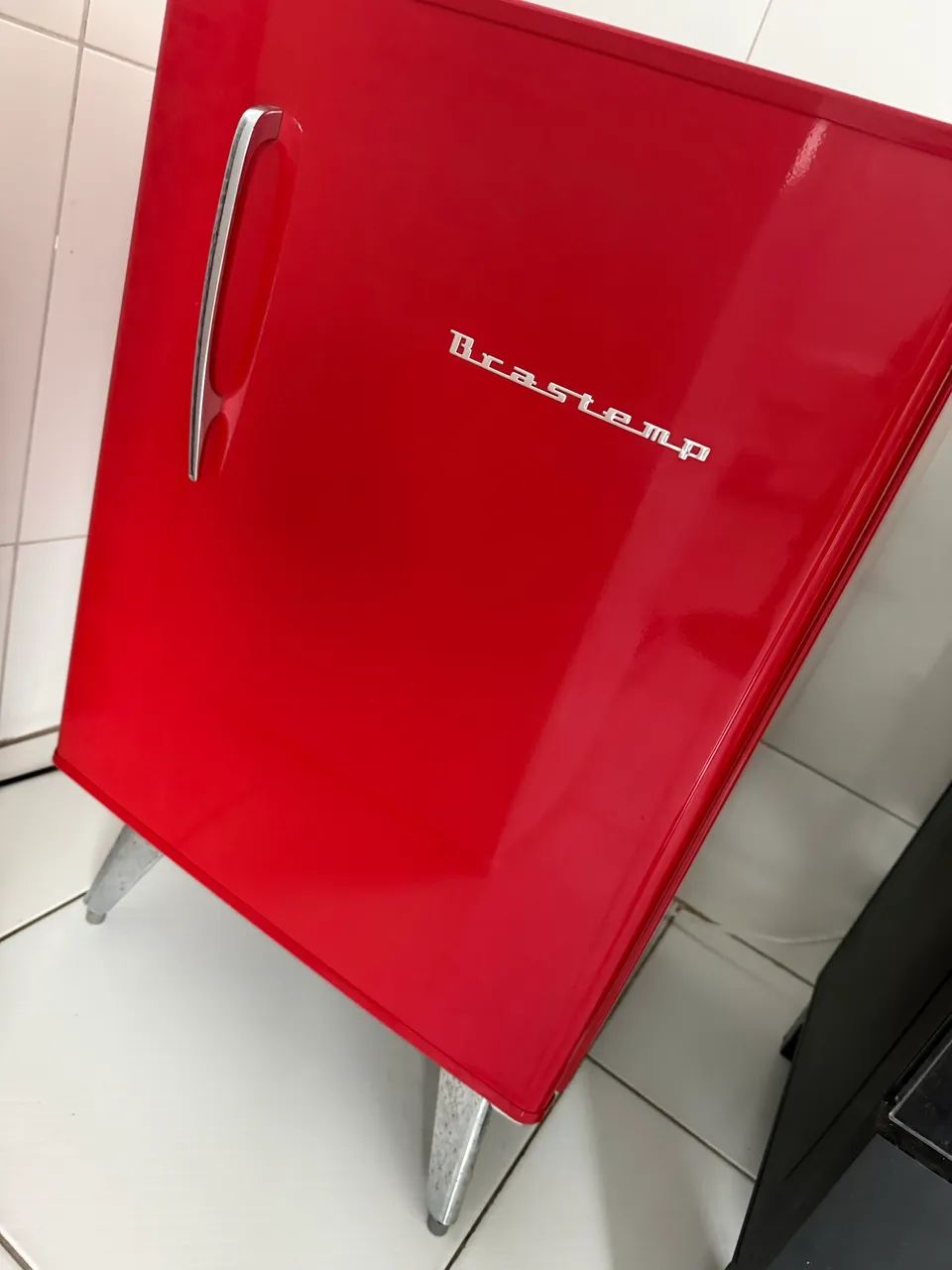Frigobar Brastemp Retrô 76 Litros Classic Red