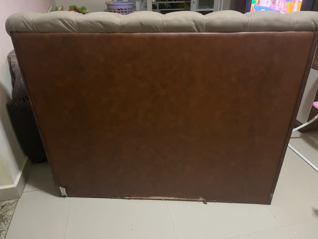 Cabeceira casal bege suede usada