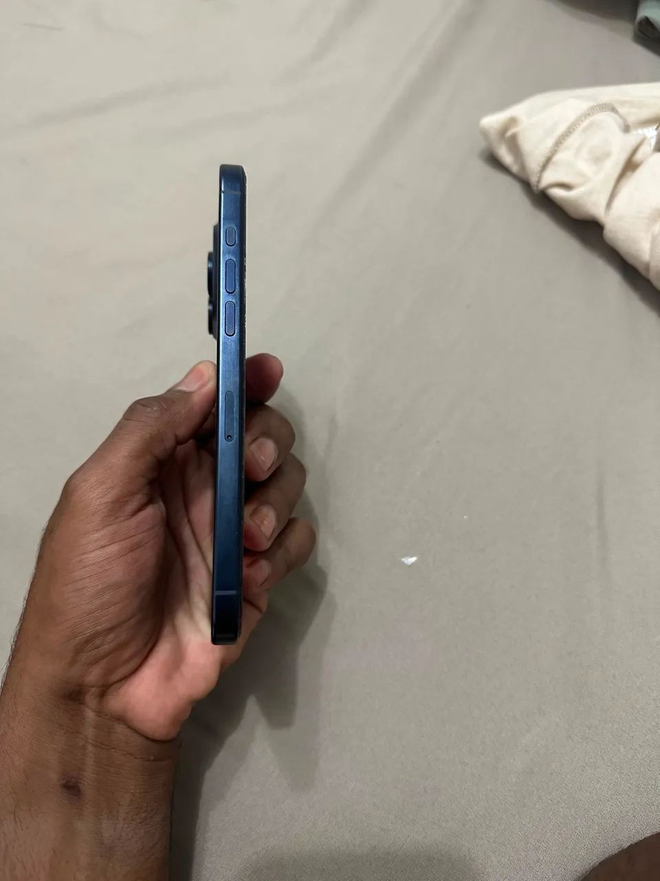 iPhone 15 Pro Max Azul ? Semi Novo - Foto 2