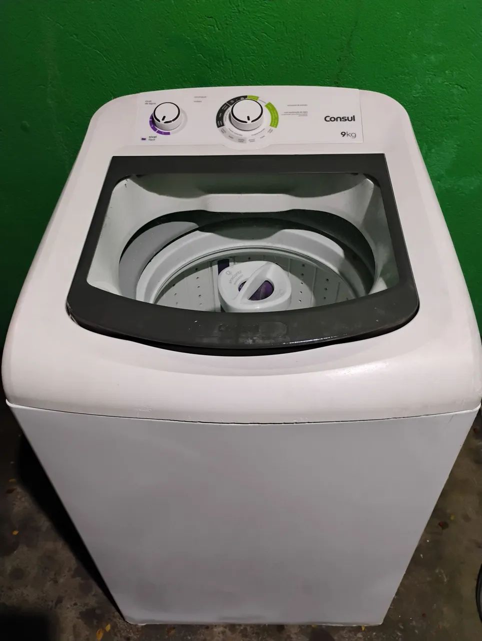 Máquina de lavar bem conservada 