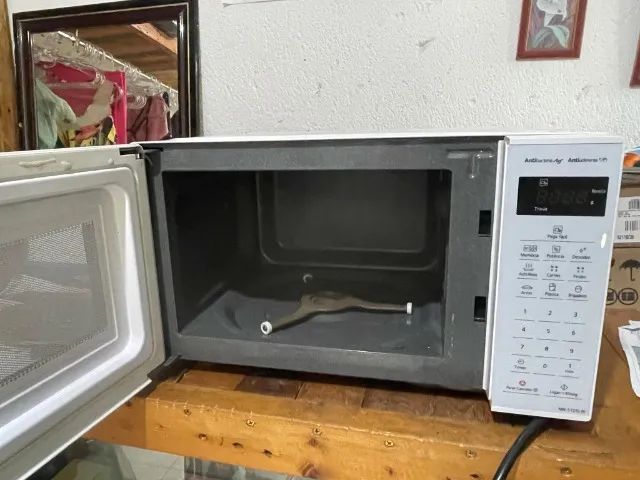 Microondas Panasonic 21L branco - Foto 2