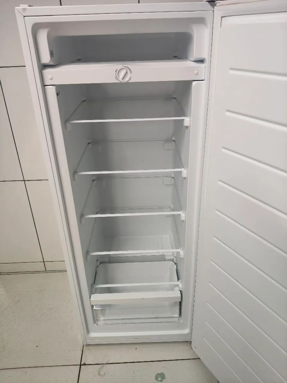 Vende um freezer vertical 